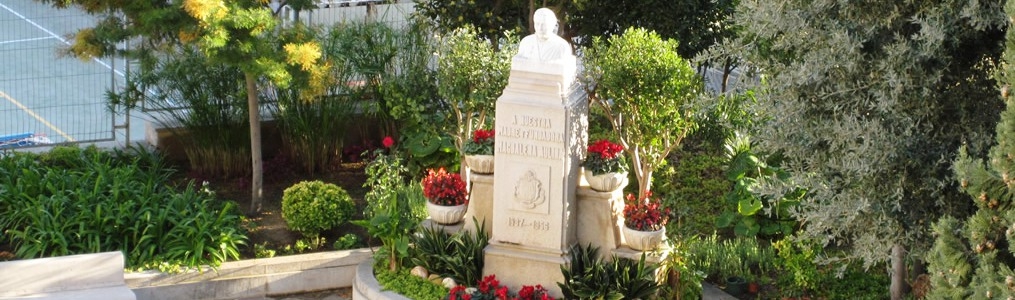 67 BARCELONA. MONUMENTO A MAGDALENA AULINA 4